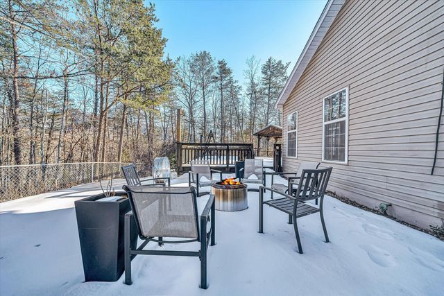 3120 Carvins Cove RD, Salem, VA 24153