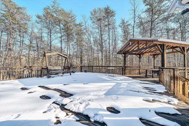 3120 Carvins Cove RD, Salem, VA 24153