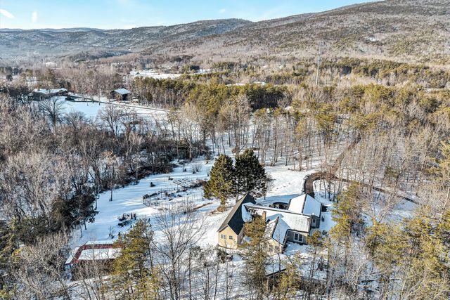 3120 Carvins Cove RD, Salem, VA 24153