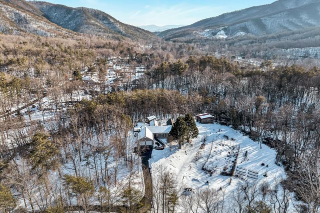 3120 Carvins Cove RD, Salem, VA 24153