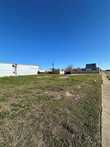 8243 Telephone Road, Houston, TX 77061