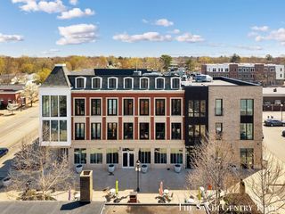 110 W Savidge Street 201, Spring Lake, MI 49456