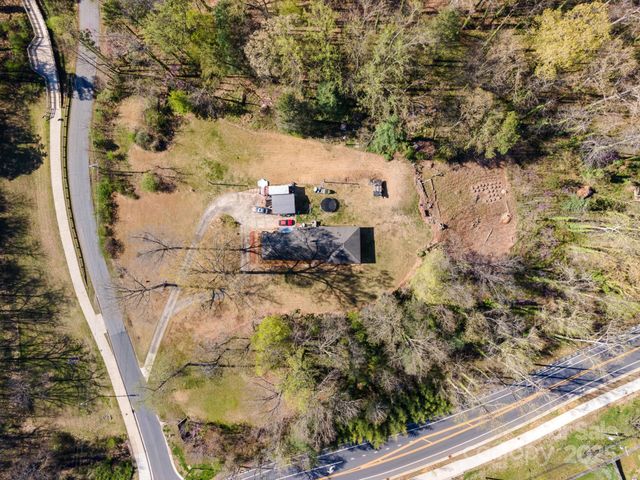 724 Rocky River Road W, Charlotte, NC 28213