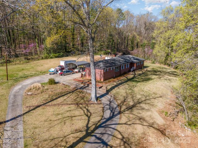 724 Rocky River Road W, Charlotte, NC 28213
