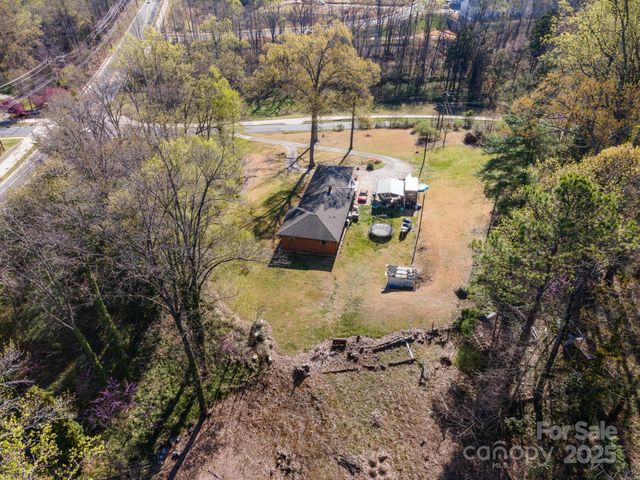 724 Rocky River Road W, Charlotte, NC 28213
