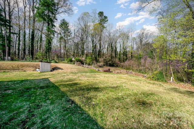 724 Rocky River Road W, Charlotte, NC 28213