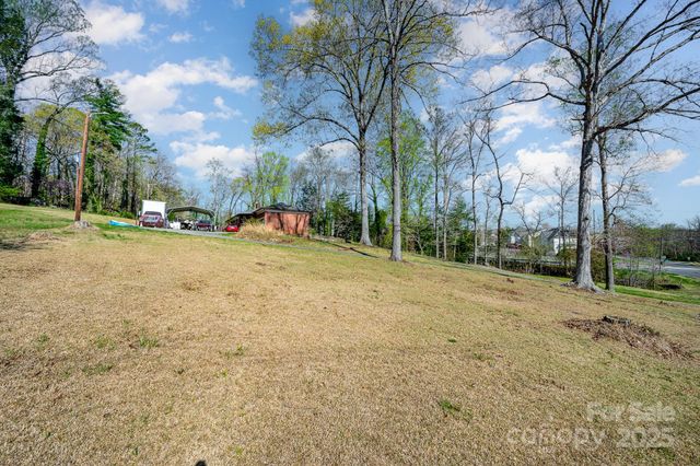 724 Rocky River Road W, Charlotte, NC 28213