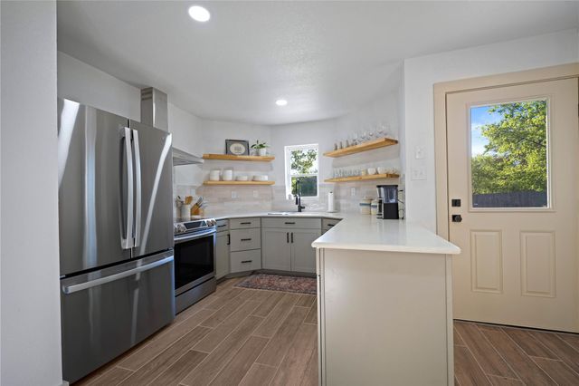 131 CAMPFIRE CIR, Wimberley, TX 78676