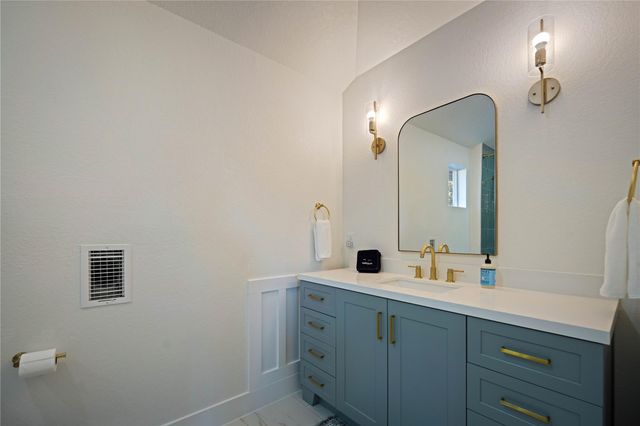 131 CAMPFIRE CIR, Wimberley, TX 78676