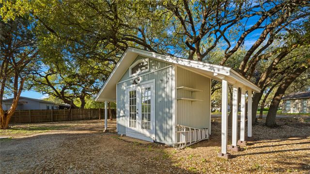 131 CAMPFIRE CIR, Wimberley, TX 78676