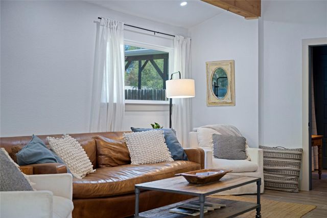 131 CAMPFIRE CIR, Wimberley, TX 78676