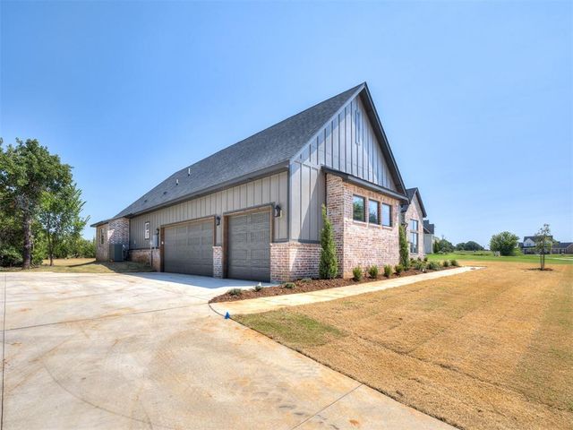 14117 North Ridge Drive, Choctaw, OK 73020