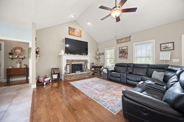 176 Wetland Drive, Jamestown, KY 42629