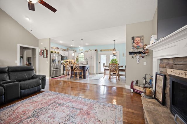 176 Wetland Drive, Jamestown, KY 42629