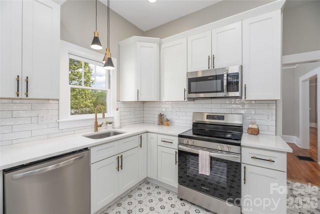 163 Pharr Street, Canton, NC 28716
