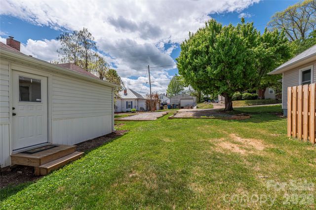 163 Pharr Street, Canton, NC 28716