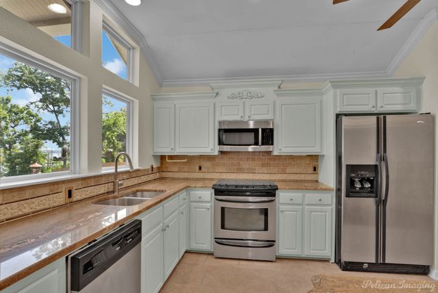 5337 S Lakeshore Drive, Shreveport, LA 71109