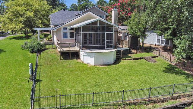 5337 S Lakeshore Drive, Shreveport, LA 71109