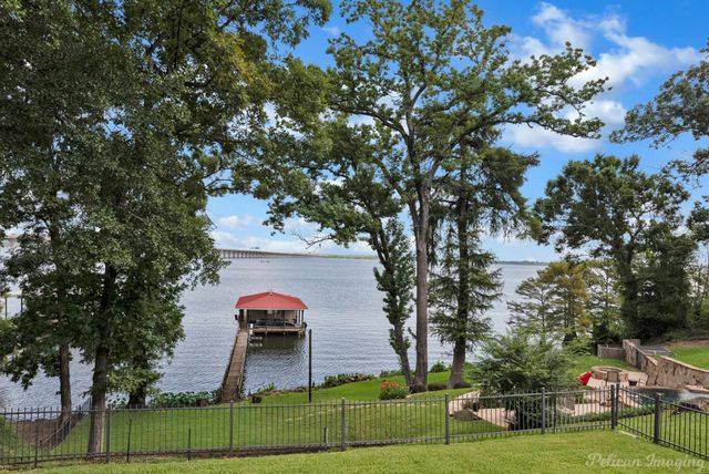 5337 S Lakeshore Drive, Shreveport, LA 71109