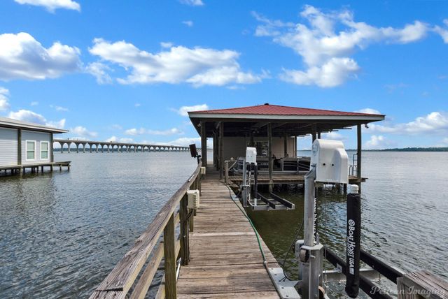 5337 S Lakeshore Drive, Shreveport, LA 71109