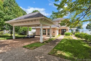 5337 S Lakeshore Drive, Shreveport, LA 71109