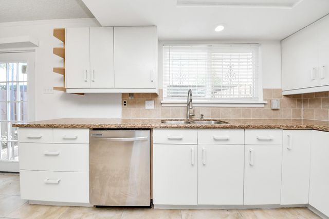 10372 Hammerly Boulevard 25, Houston, TX 77043