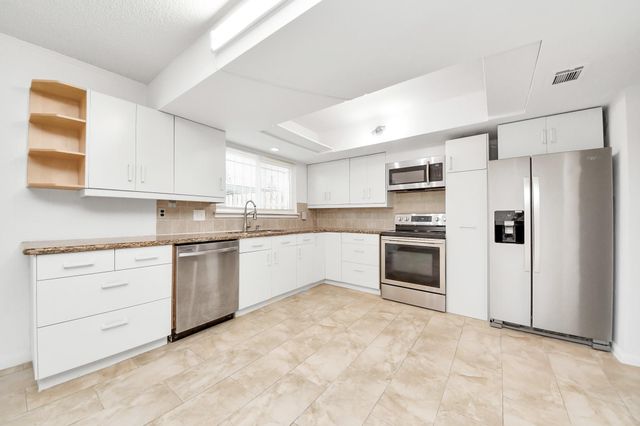 10372 Hammerly Boulevard 25, Houston, TX 77043
