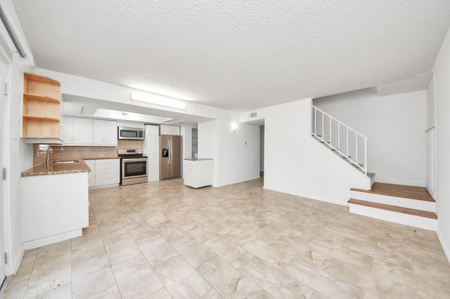 10372 Hammerly Boulevard 25, Houston, TX 77043