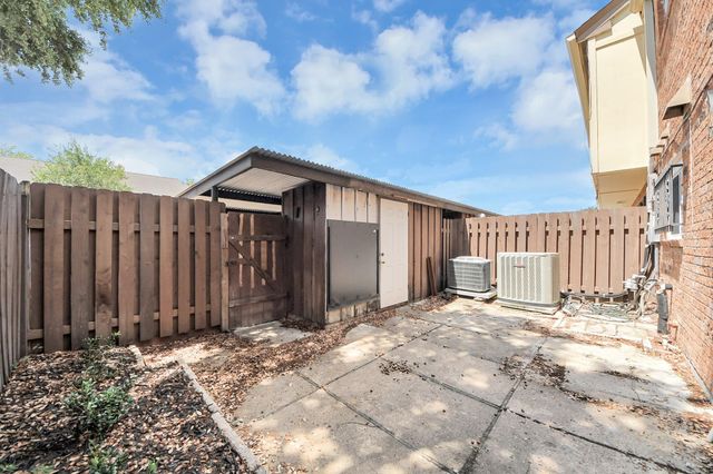 10372 Hammerly Boulevard 25, Houston, TX 77043