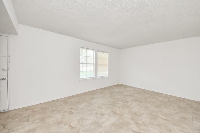 10372 Hammerly Boulevard 25, Houston, TX 77043