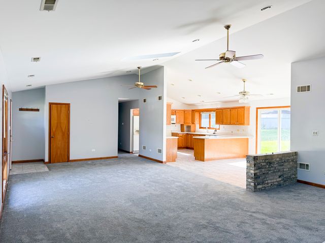 7706 WARWICK Avenue, Darien, IL 60561