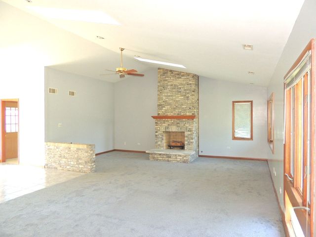 7706 WARWICK Avenue, Darien, IL 60561