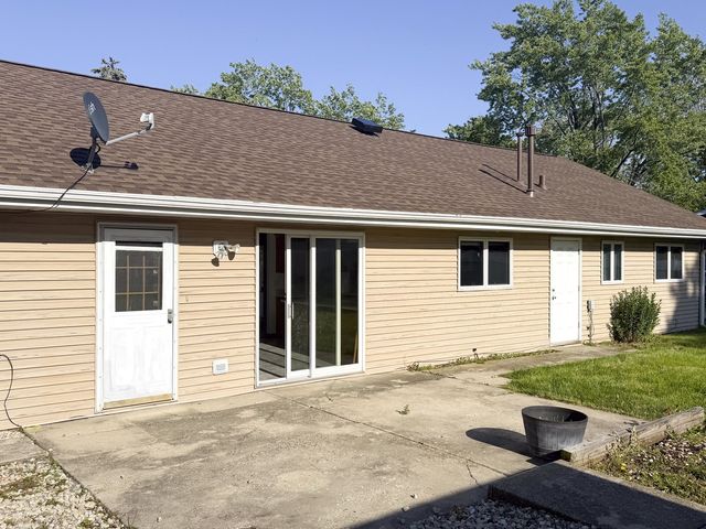 7706 WARWICK Avenue, Darien, IL 60561
