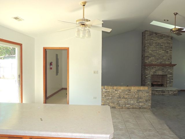 7706 WARWICK Avenue, Darien, IL 60561