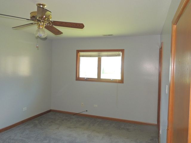 7706 WARWICK Avenue, Darien, IL 60561