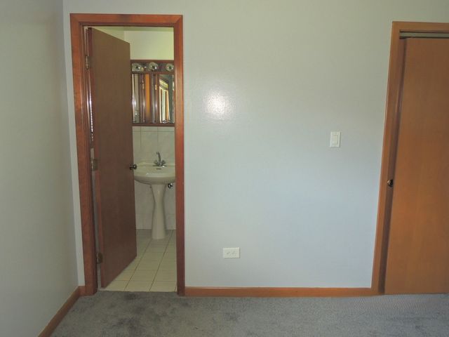 7706 WARWICK Avenue, Darien, IL 60561