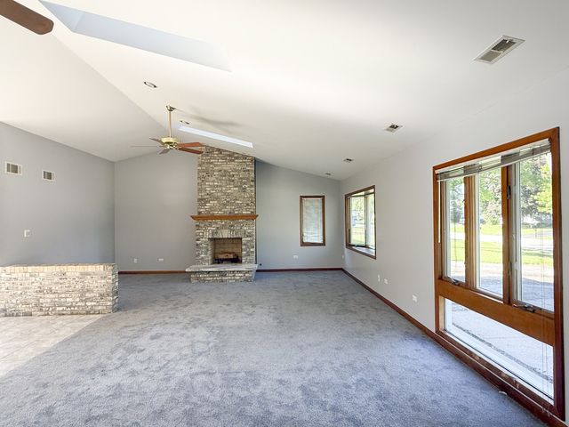 7706 WARWICK Avenue, Darien, IL 60561
