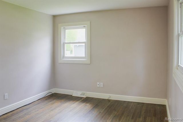 1208 Genella Street, Waterford, MI 48328