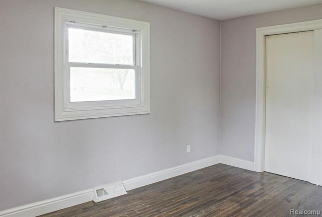1208 Genella Street, Waterford, MI 48328