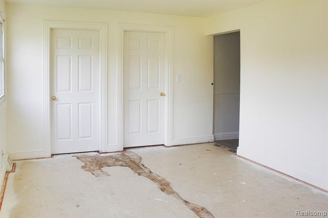 1208 Genella Street, Waterford, MI 48328