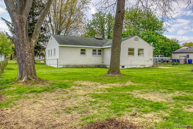 1208 Genella Street, Waterford, MI 48328