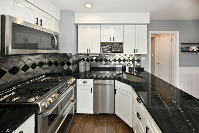 575 Allwood Rd, Clifton City, NJ 07012