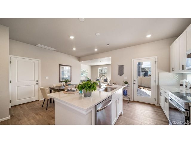 10125 Scranton Ct, Commerce City, CO 80022