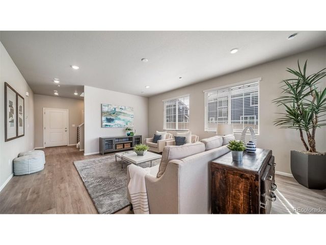 10125 Scranton Ct, Commerce City, CO 80022