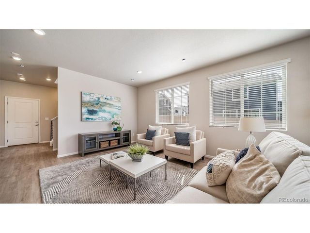 10125 Scranton Ct, Commerce City, CO 80022
