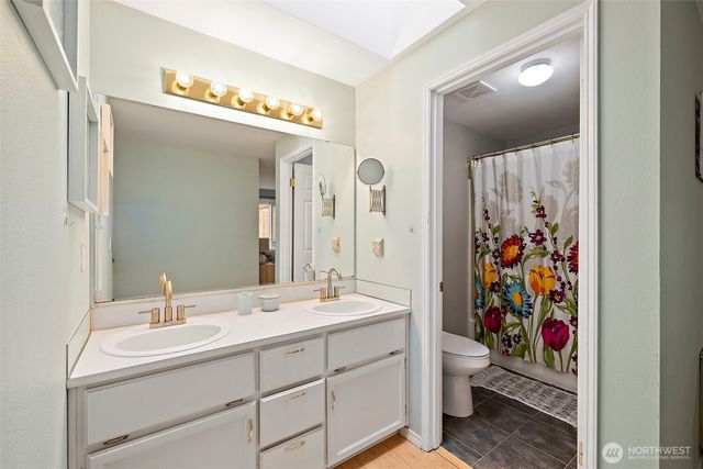 25920 202nd Avenue SE, Covington, WA 98042