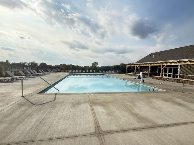 1395 English Oak Drive, Clarksville, TN 37043