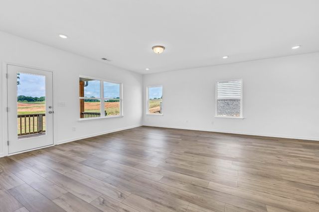 1395 English Oak Drive, Clarksville, TN 37043