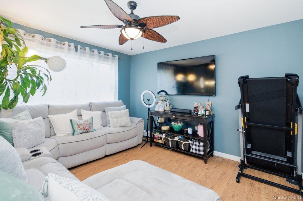 17 Old Hemlock Drive, New Windsor, NY 12553 — photo 4