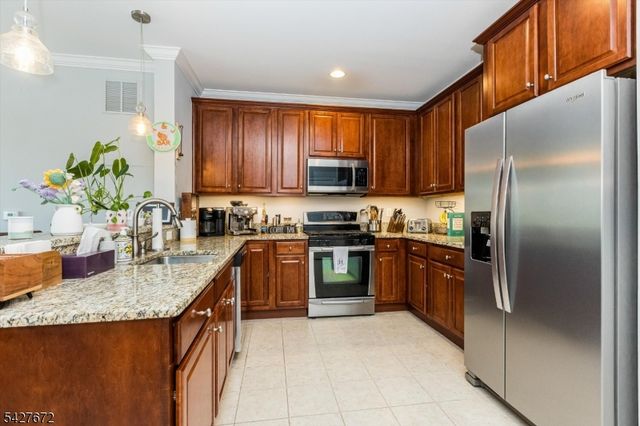 6217 Brookhaven Ct 217, Riverdale Boro, NJ 07457